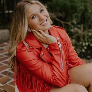 Meet your Posher, Brooke